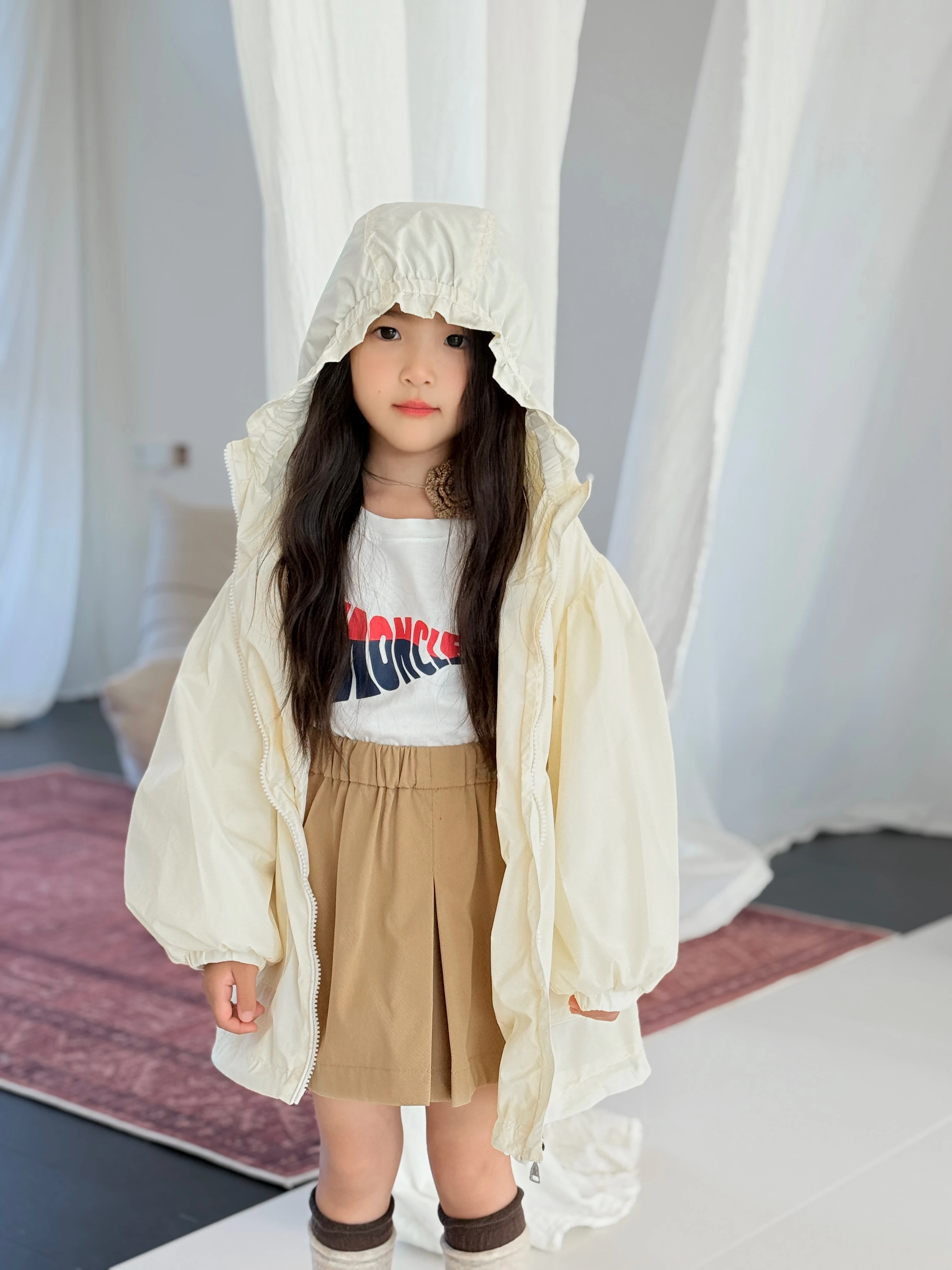 

Autumn New Girls Black And White Long Lantern Sleeve Trench Coat