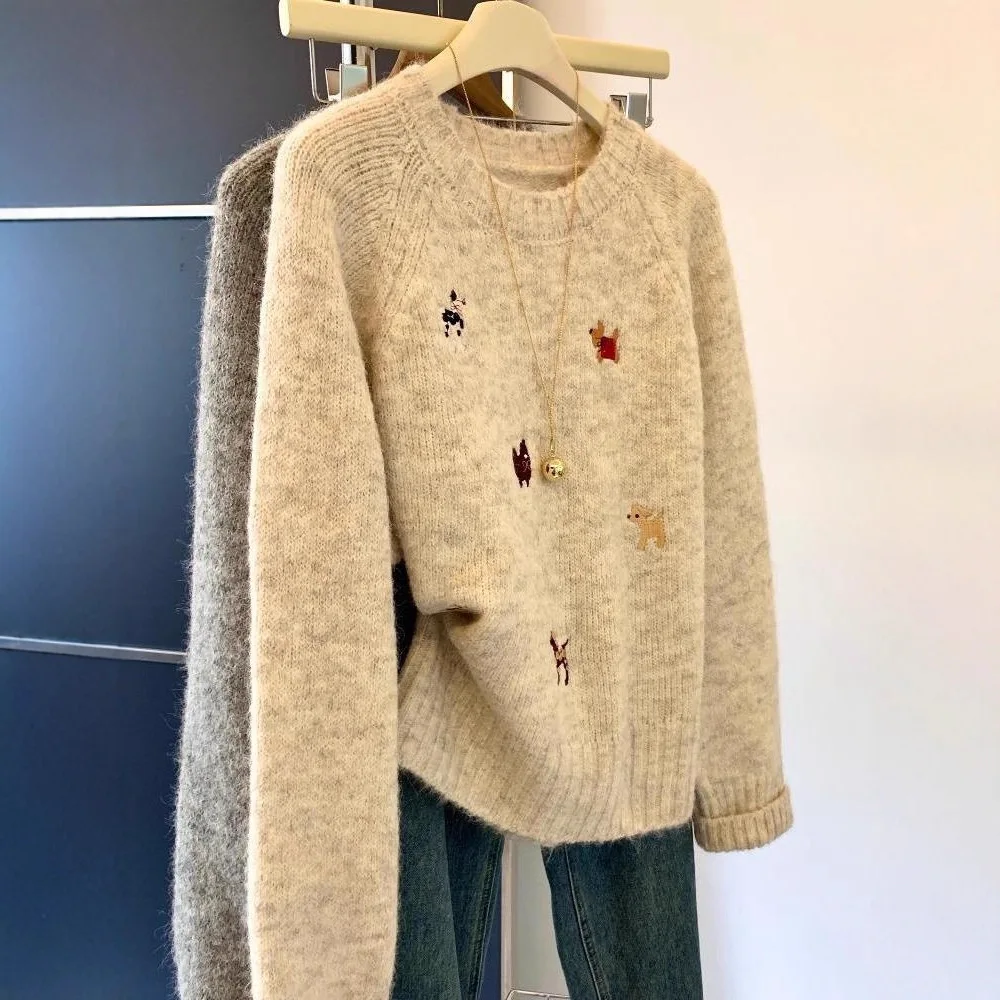 

2025 New Autumn Winter Women's Neck Embroidered Sweater Casual Loose Comfortable Knitted Top Grey Style Fashion Leisurewear