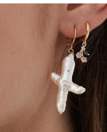 Instagram blogger\'s natural cross shape freshwater pearl earrings with copper gold-plated design feel