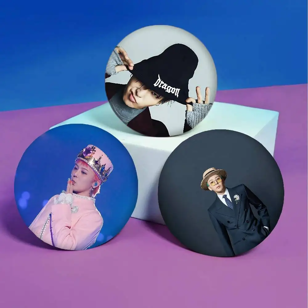 ستار G-Dragon 58mm اليدوية بروش الكرتون تأثيري شارة على ظهره مجوهرات اكسسوارات هدايا