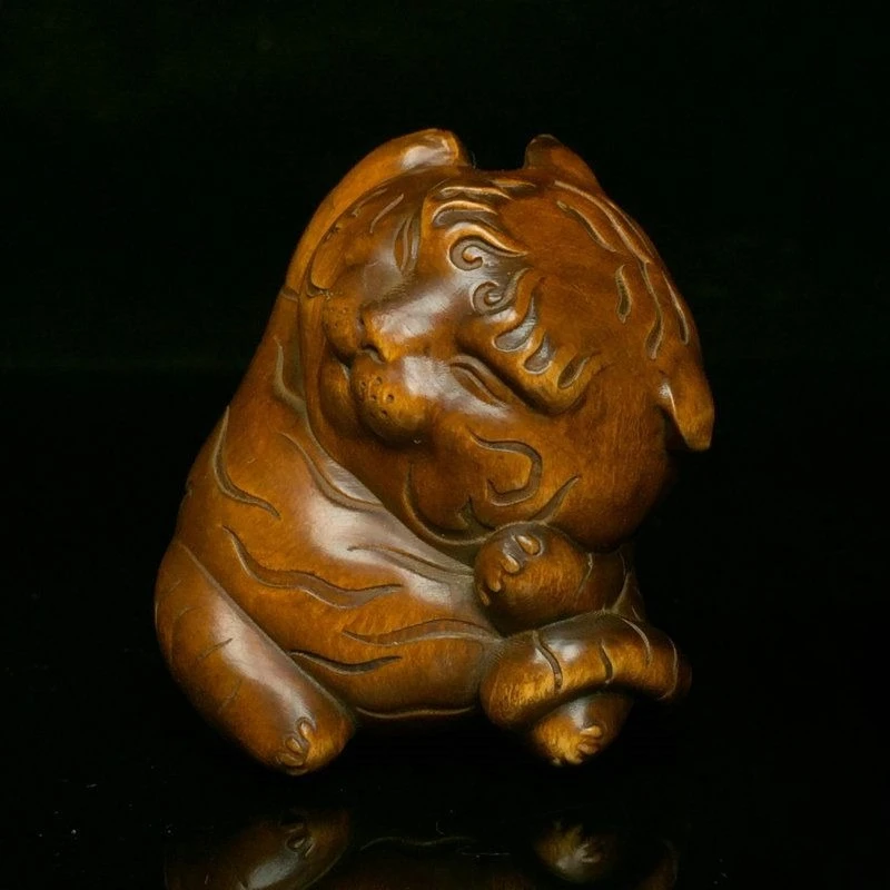 Hand Carved Wood  sport tiger Statue Figurine Desktop Ornaments Home Decoration Crafts Tea Pet Decor