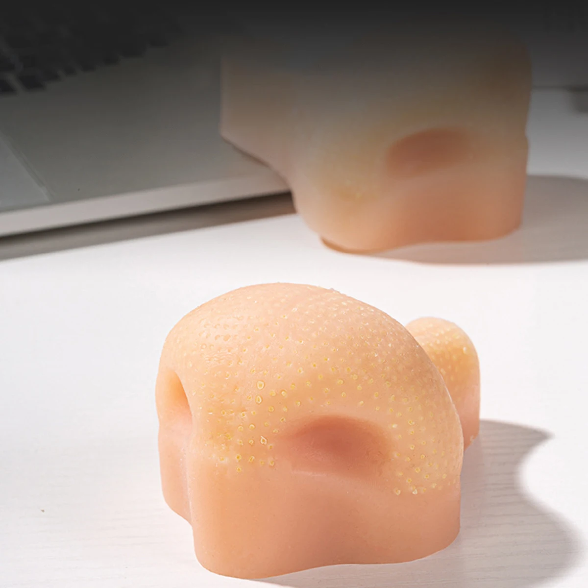 ของเล่นบีบคลายเครียด รูปทรงสตรอว์เบอร์รี บีบสิว จำลองการบีบสิว ของเล่นตลก ช่วยลดความเครียด ทำความสะอาดสิวเสี้ยน