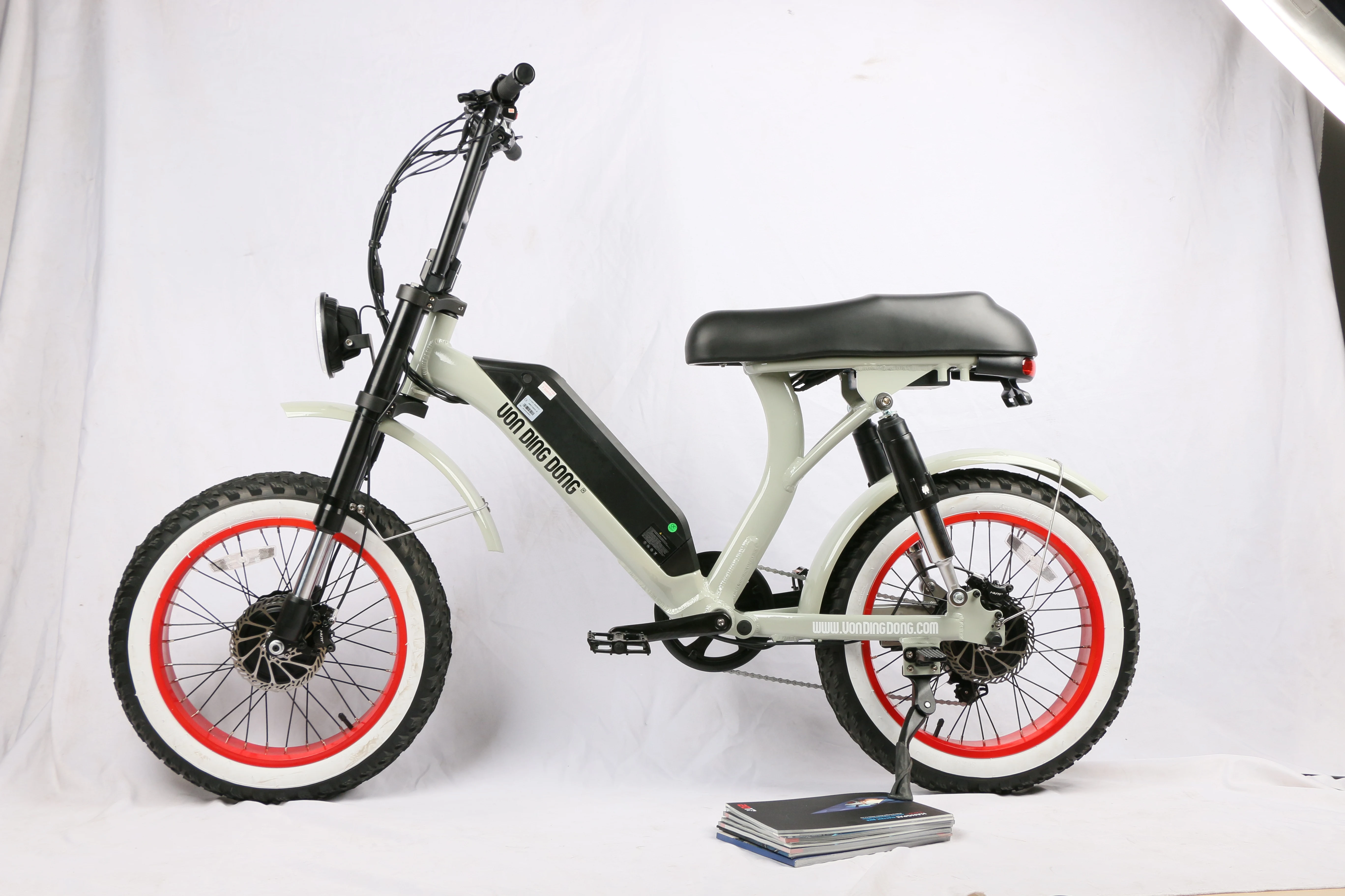 2024 Dual Motor Snow Bike Integrated Battery Controller Electric City Bike Mading in China 20 Inch Fat Tire Electric Bicycle