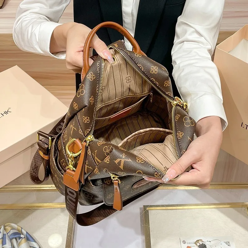 Light luxury women's backpack 2024 new autumn and winter high-end fashion designer student backpack retro travel backpack trend