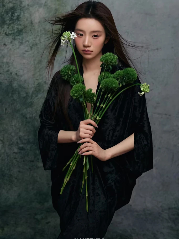 

New Chinese Style Portrait Photography Studio Atmosphere Emotion Personal Photo Artistic Clothing Ethnic Traditional Women's ...