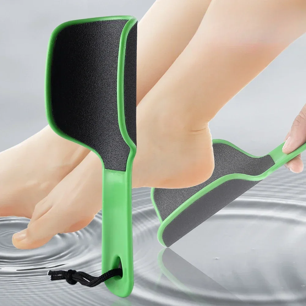 Lima per piedi curva a forma di U Raschietto per rimozione calli Scrubber per piedi Strumento per pedicure Rimuovere la pelle morta per talloni Strumento per la cura dei piedi Prodotto