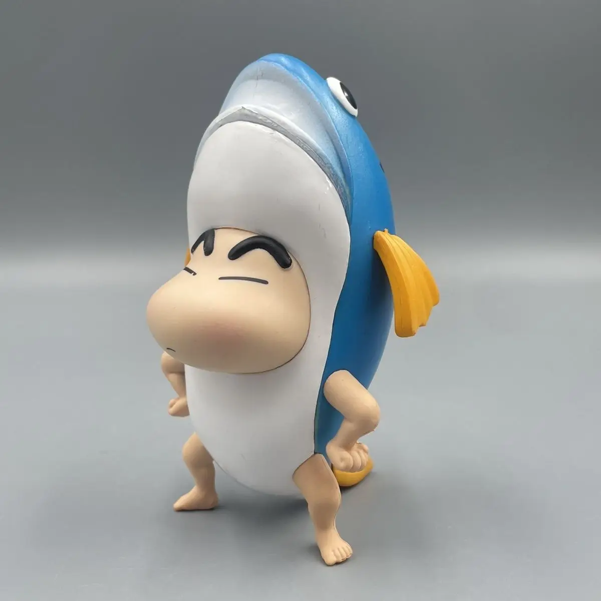 Figurine Crayon Shin-chan version Q pour écran de tableau de bord de voiture, jouet requin océanique Shin-chan, décoration de bureau, jouet amusant, cadeau d'anniversaire