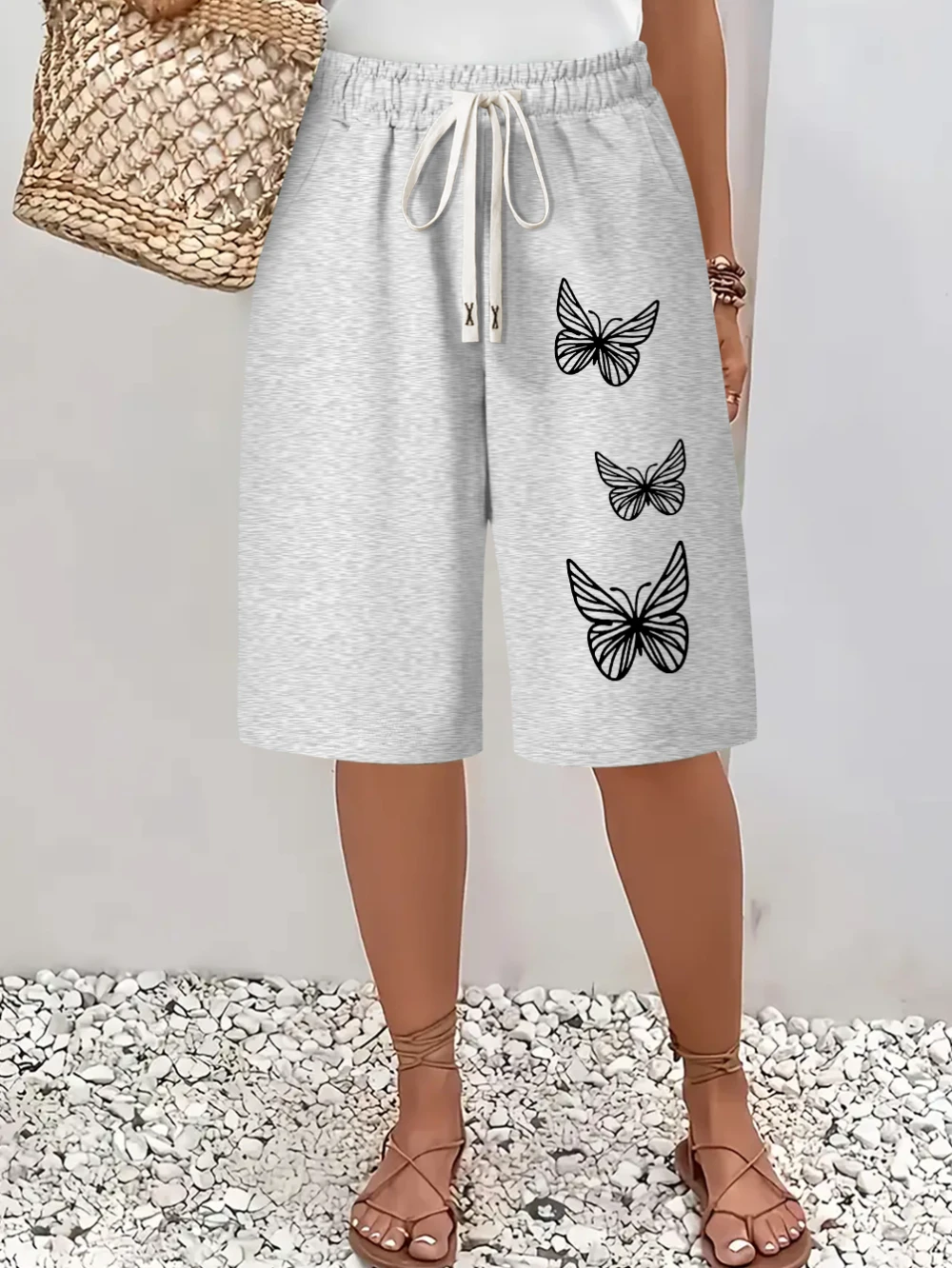 Butterfly Printed Casual Shorts Elegant Shorts for Women Double Pocket Design Loose Fit Knee Length Suitable for Daily