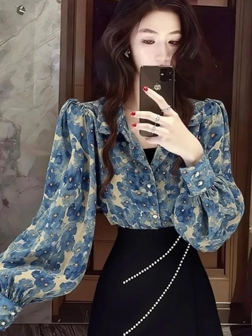 

Элегантная женская рубашка с синим цветочным принтом, универсальная, стильная, весна 2026, роскошная, уникальная, красивая, подходит ко всему, с длинным рукавом
