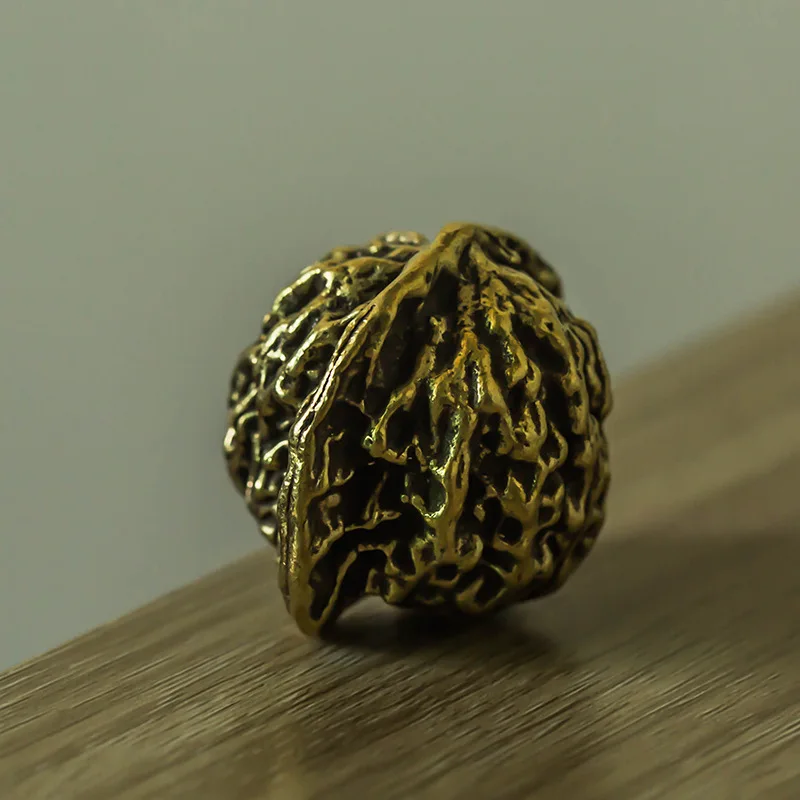 Wenwan Brass Walnut Handheld Piece Stress Relief Toys Hand Exercise Ornament For Collection Leisure Daily Hand Training