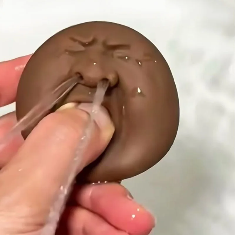 斬新なギフト 面白いあくび顔のティーペット リラックス スクイーズノーズ ウォータースプレー 不安解消 ストレス解消 おもちゃ 大人 ティーン向け