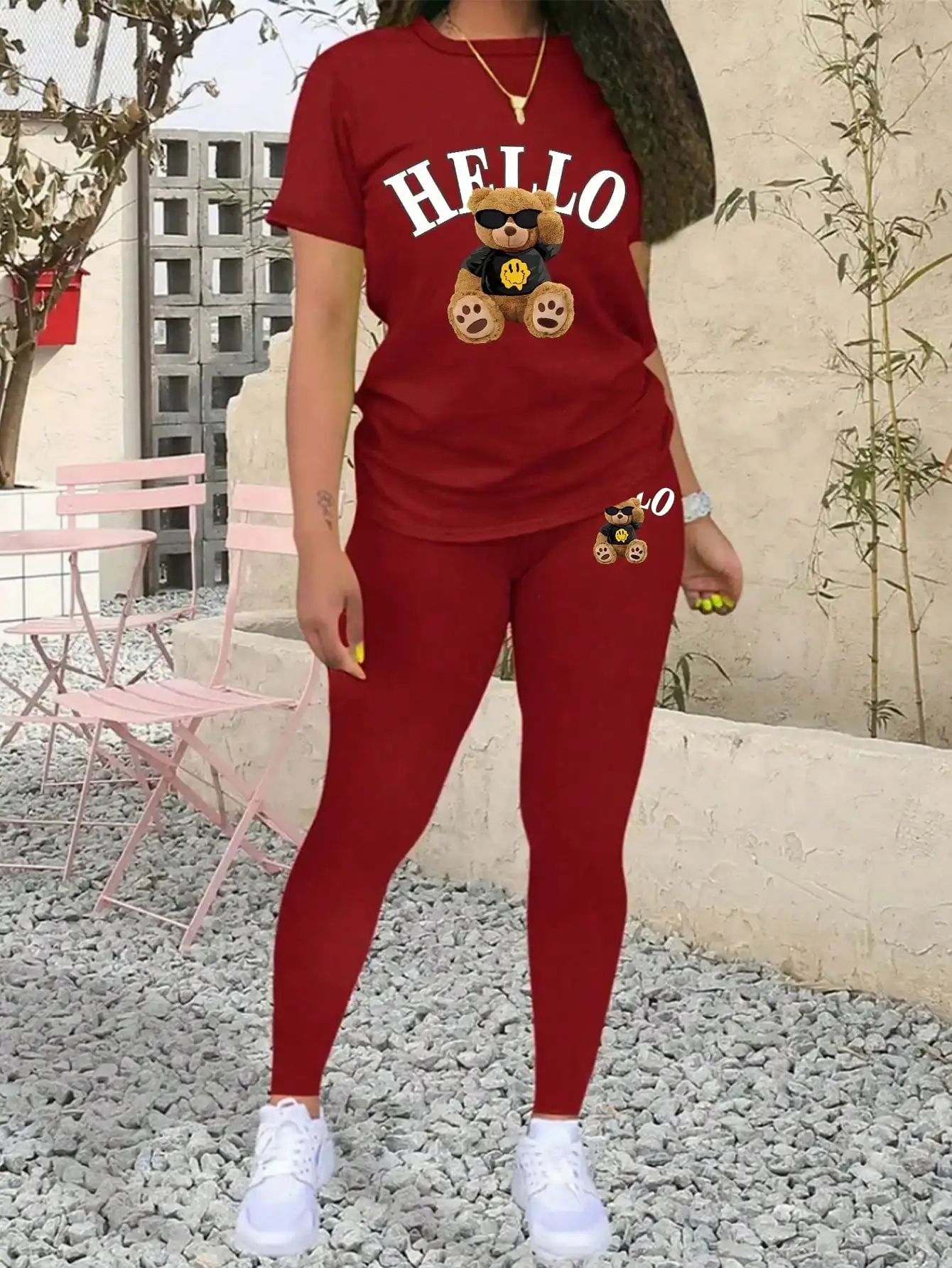 

Red Women's Graphic Print Short Sleeve Top and Leggings Set
