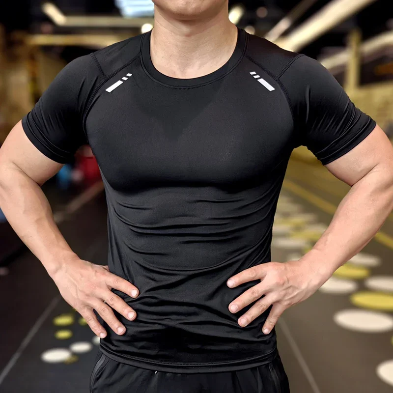 Men Fitness Sport T-shirt Bodybuilding Training Clothing Gym Running Short Sleeve Tee Tshirts Muscle Fit Top Quick Dry Rashguard