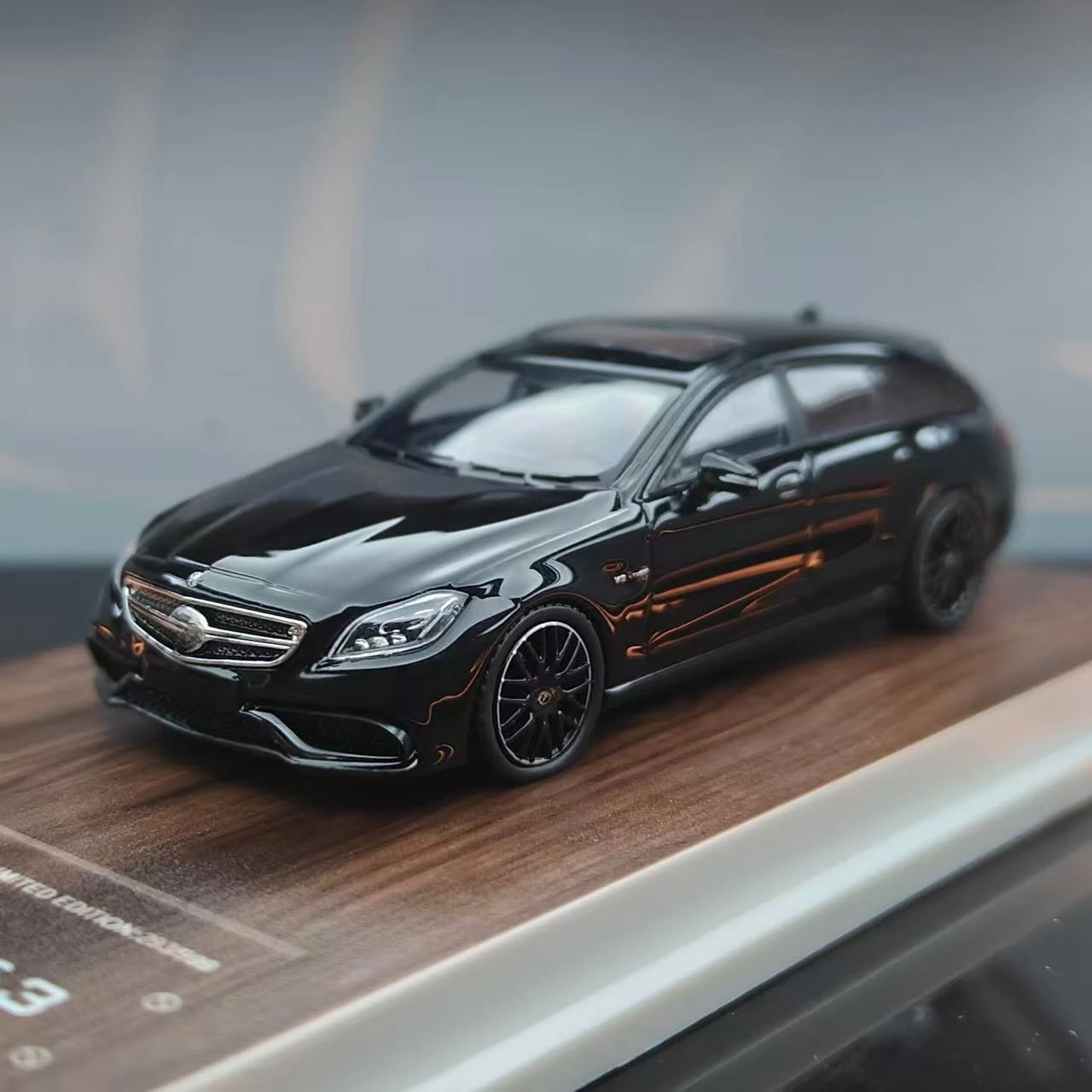 **Soon arrive **MJ 1:64 CLS 63 Wagon Edition  Diecast Model Car