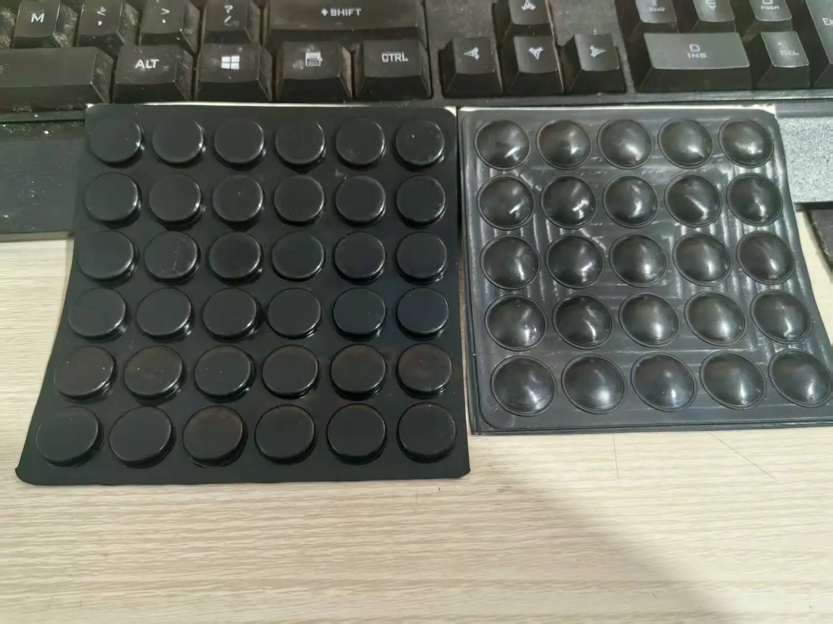 1000pcs 15mm x 3mm Black anti slip silicone rubber plastic bumper damper shock absorber  self-adhesive silicone feet pads