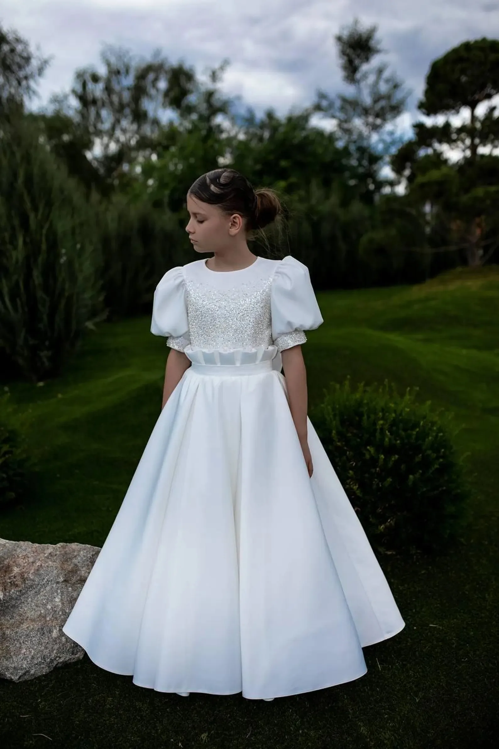 

2026 Girls' Communion Dress Hot Diamond Sequin Satin Puff Sleeves Bow Flower Girl Dress Long A-Line Princess Dress