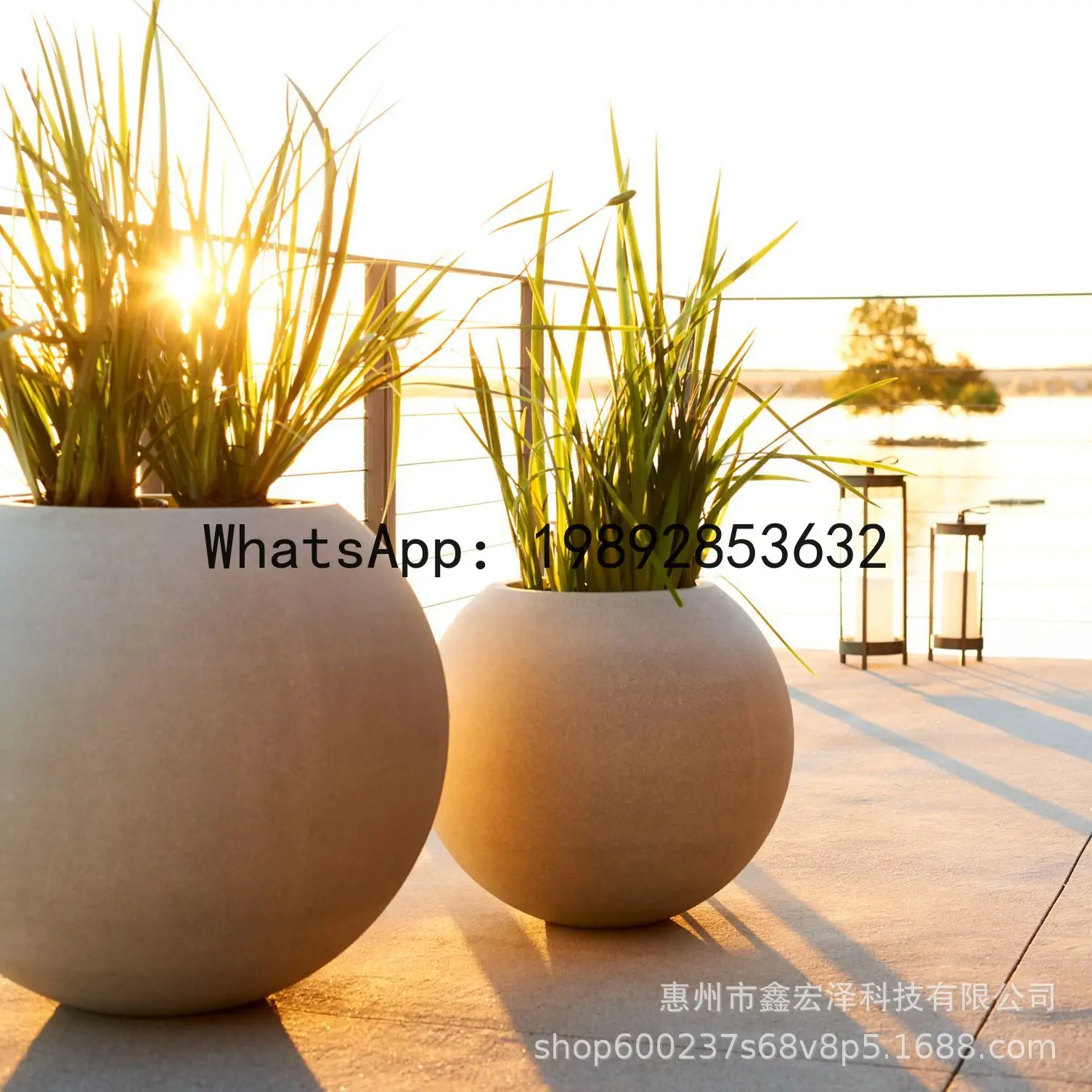 LYY Fiberglass Spherical Flower Pot Outdoor Movable Flower Pot Mall Flower Pot Sales Flower Container Painted Large Flower Pot