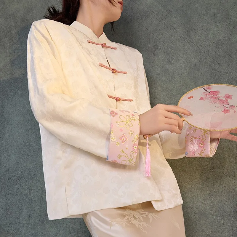 Style National nouveau chinois couleur unie blanc clair de lune design exquis sens mince manteau léger luxe blouse