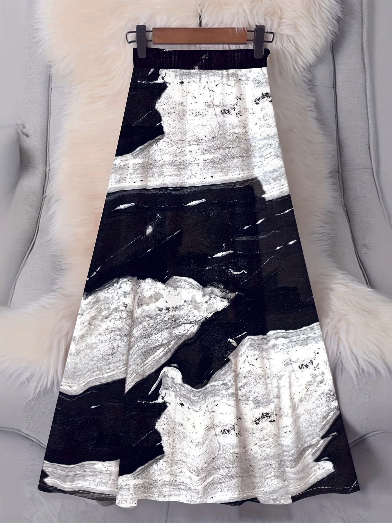 

Полуюбка с принтом в абстрактном черно-белом волнообразном стиле Four Seasons Vacation Style