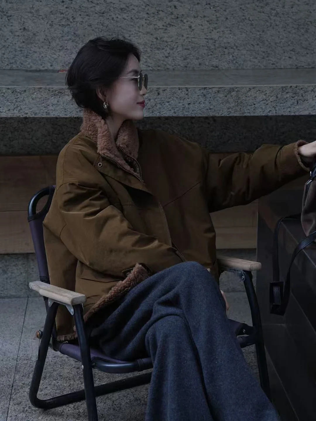 

Ретро двусторонняя куртка с воротником из овечьей шерсти, свободная теплая женская куртка, винтажная, с длинными рукавами, на молнии, цветная