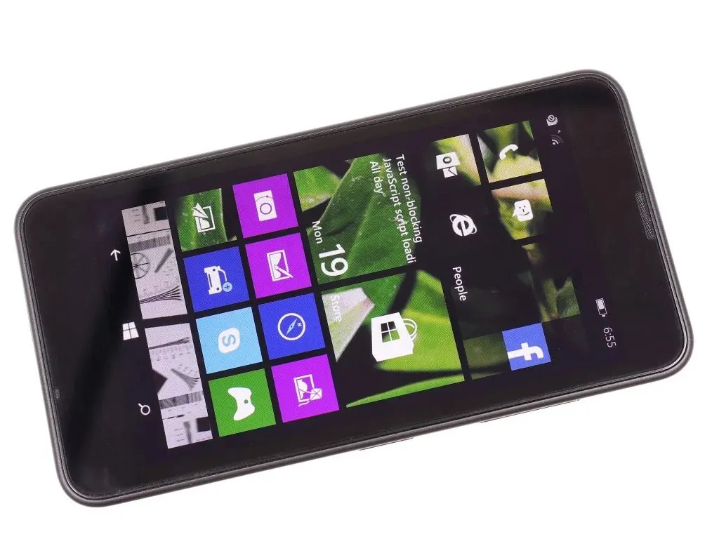 كاميرا Lumia 630 8GB ROM الأصلية غير مقفلة 512 ميجابايت RAM 4.5 بوصة 5 ميجابكسل شحن سريع هاتف محمول 3G LCD بحالة جيدة