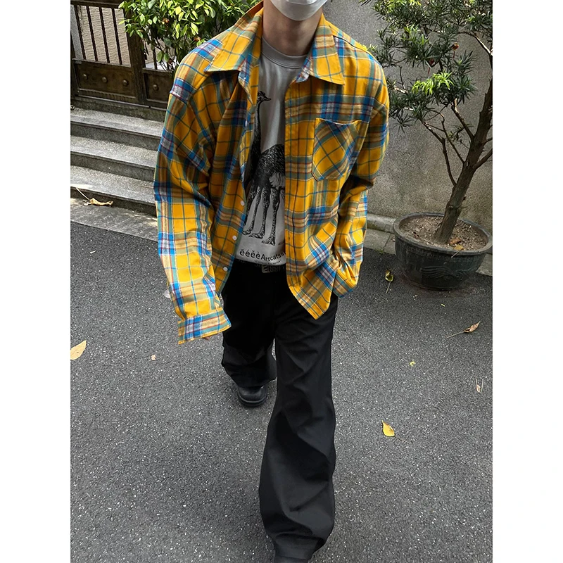 Camisa de manga larga a cuadros amarillos para hombre, estilo casual a rayas, de marca, moderna, para otoño, chaqueta Cleanfit juvenil a la moda con cuello puntiagudo.