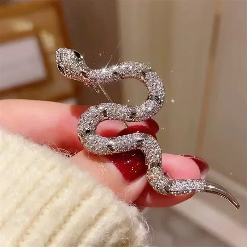 LATS Unique Design Silver Color Snake Brooches for Women Men Unisex Full of Rhinestone Snake Animal Luxury Pins Badge Jewelry