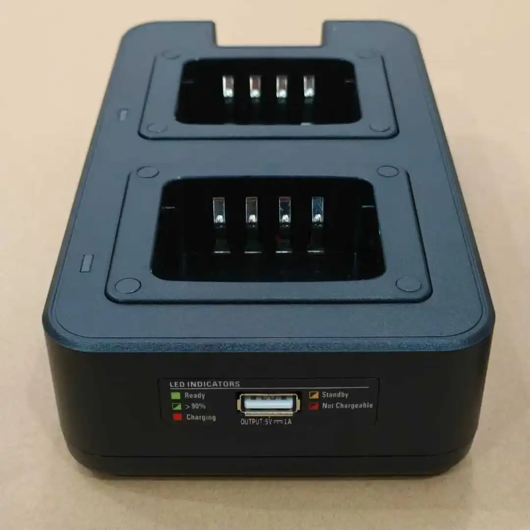 pd500-pd560-pd780g-pt580h-and-other-walkie-talkies-it-features-2-channel-intelligent-fast-charging-allowing-simultaneous