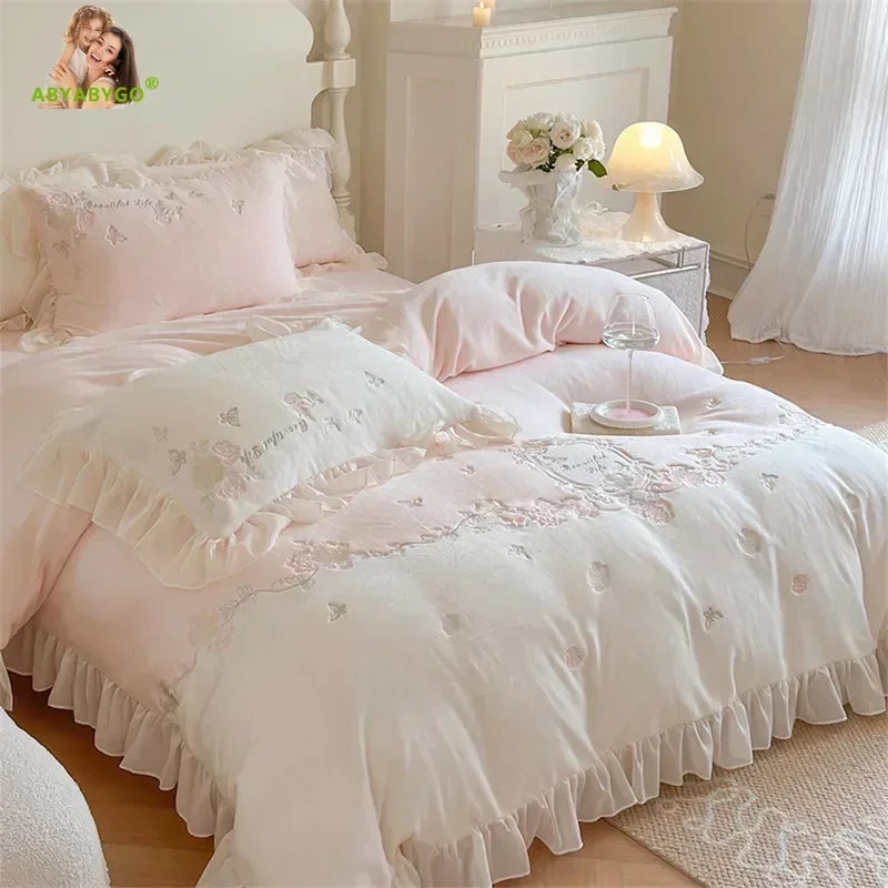 French Romantic Bedding Set Luxury Flower Embroidery Princess Pink Ruffle Milk Velvet Quilt Duvet Cover Bed Sheet Set Bedclothes