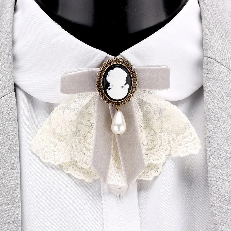 Elegant Lace Velvet Ribbon Bowknot Bronze Plated Queen Cameo Beauty Head Venetian Pearl Water Drop Women Brooch Lapel Pins Gifts