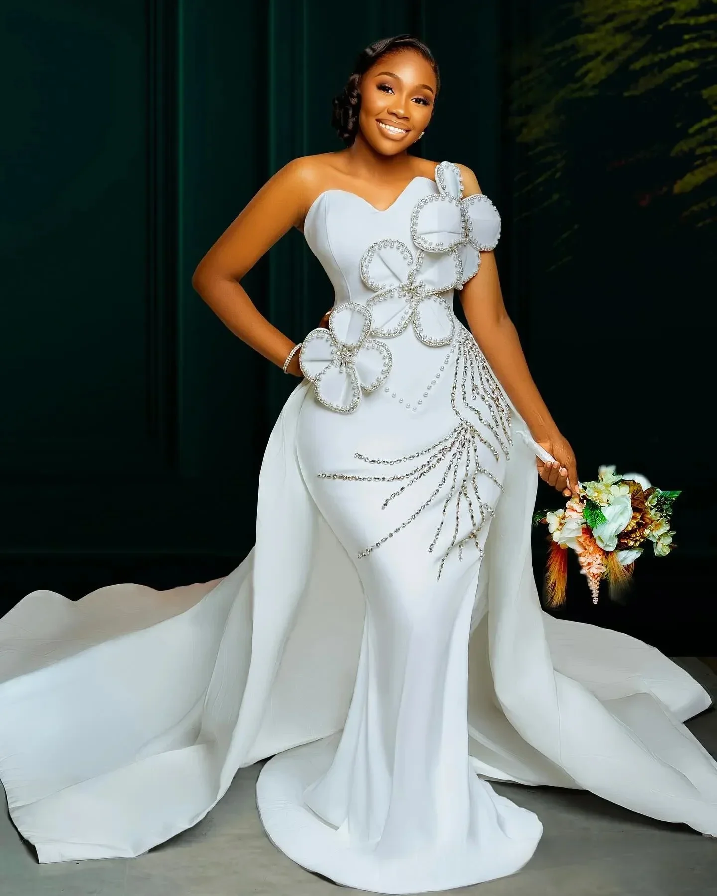 Customized Mermaid Wedding Dress For Bride With Detachable Train Bridal Gowns Sweetheart Neckline Hand Made Flowers Rhinestones