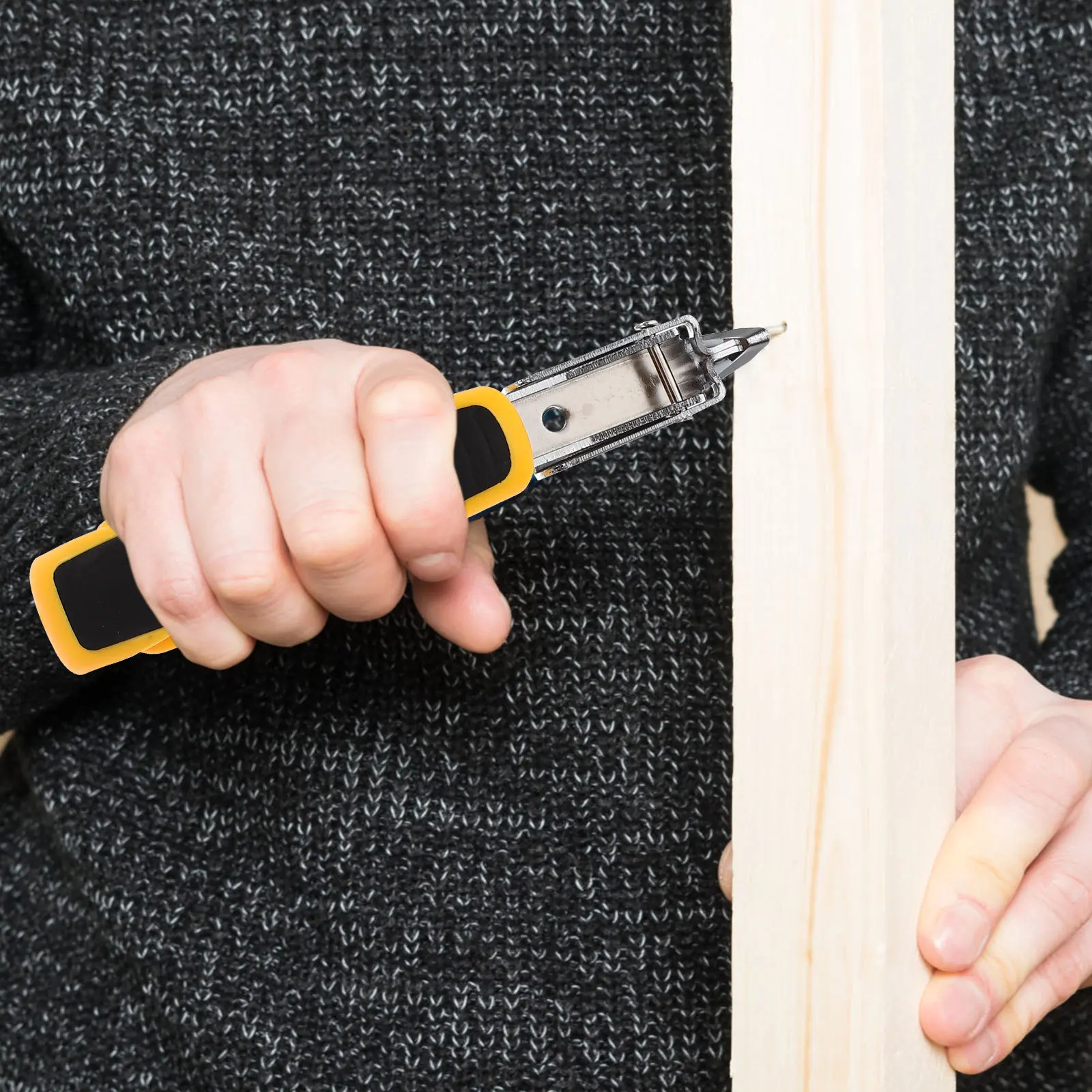 

3Pcs Staple Removers Nail Pullers Lightweight Plastic Metal Tools for Carpet Layers Flooring Roofing Installation