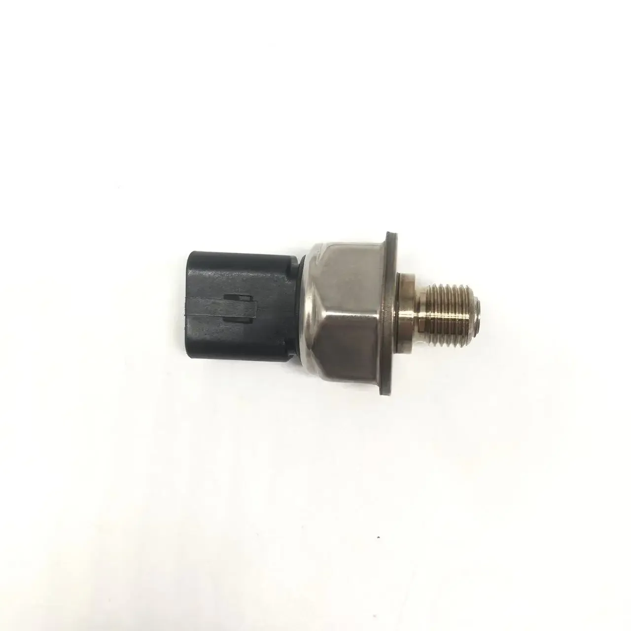 Heavy Duty Machinery Common Rail Pressure Sensor 10000-48495 Durable Engine Pressure Detection Replacement Spare Parts
