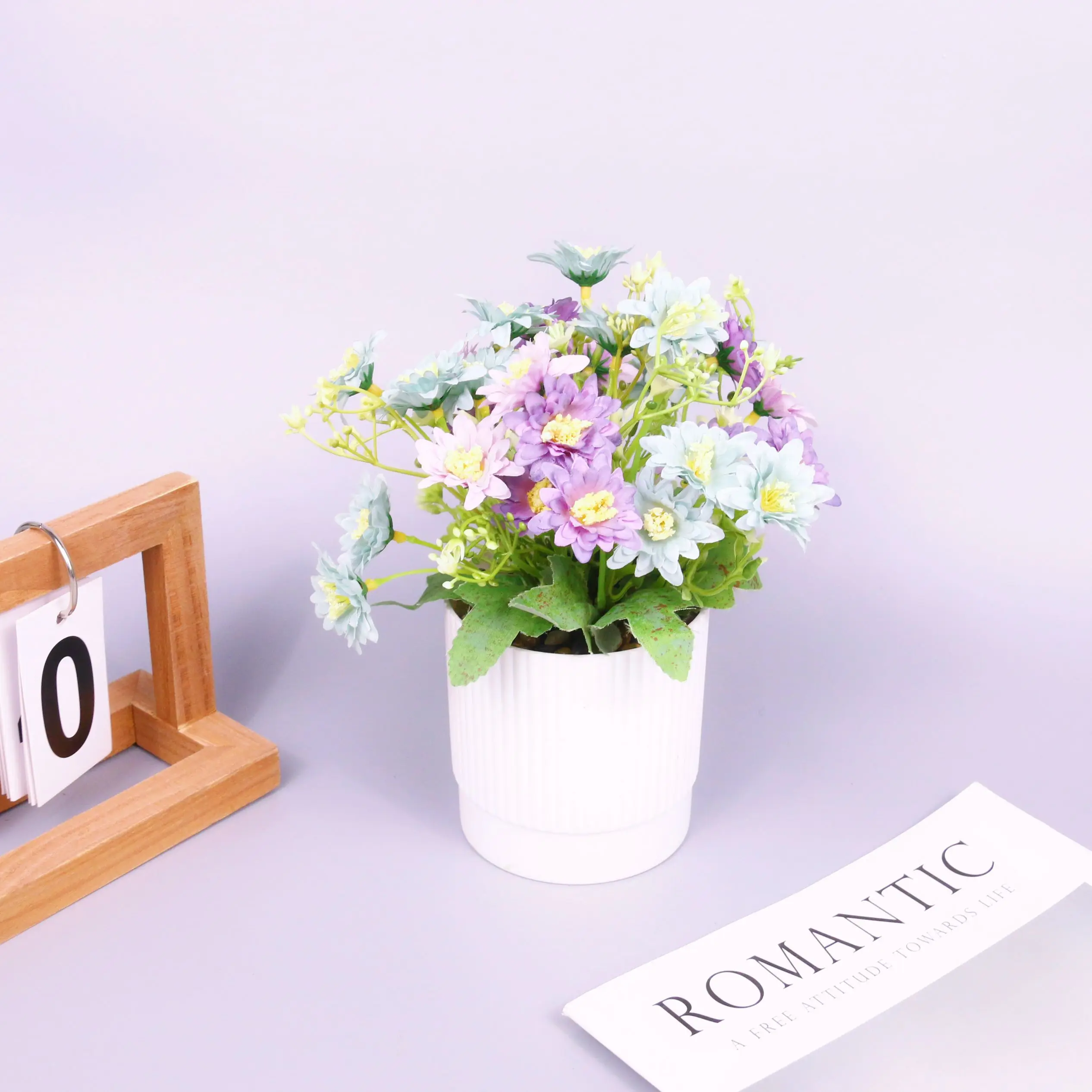 

Small chrysanthemum artificial flower potted plant, suitable for home party decoration simulation flower potted plant