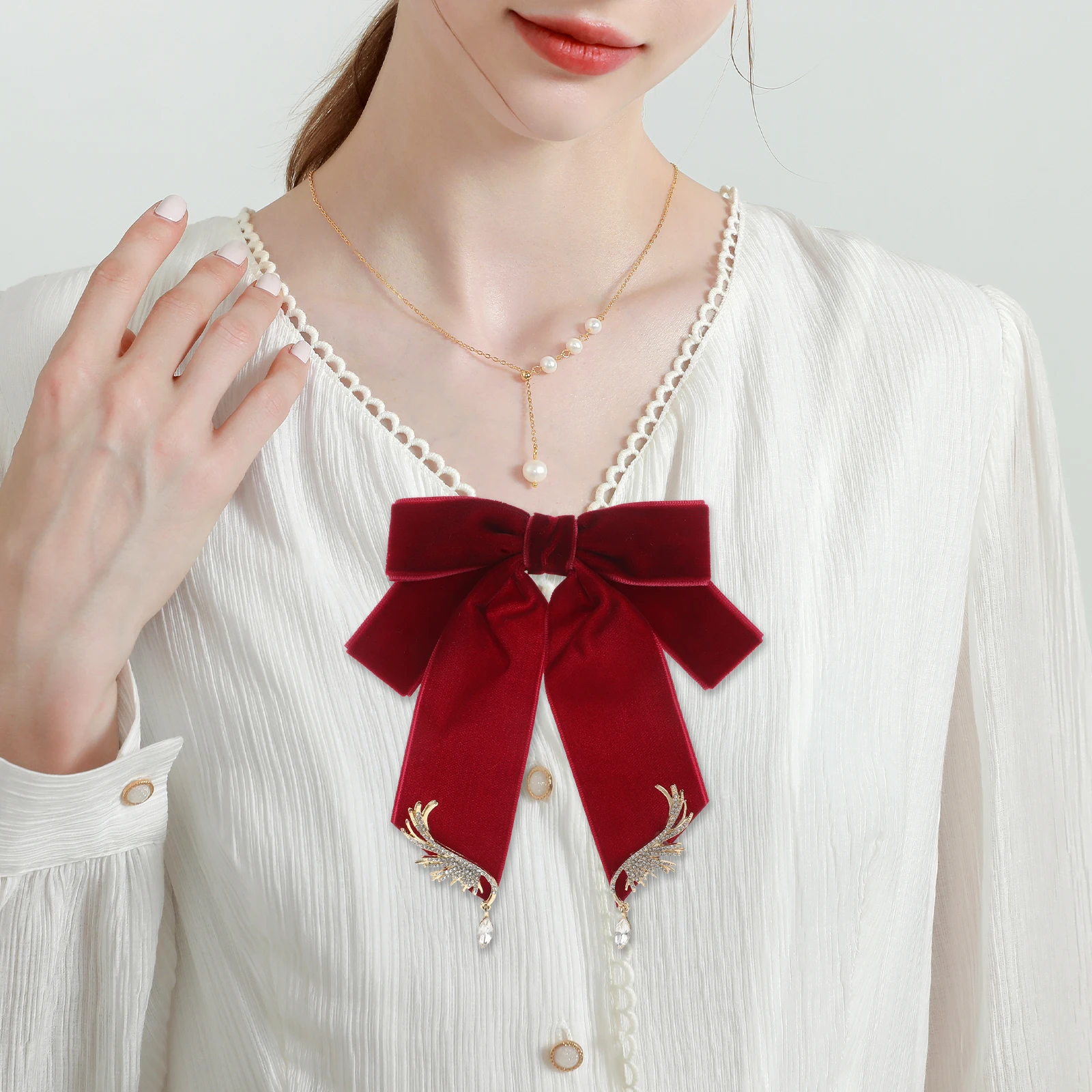 

Vintage Bow Brooch Fashion Accessories Shirts Ties Wing Design Mens Suits Shawl Pins Corsage Lapel Jewelry Metal Brooch