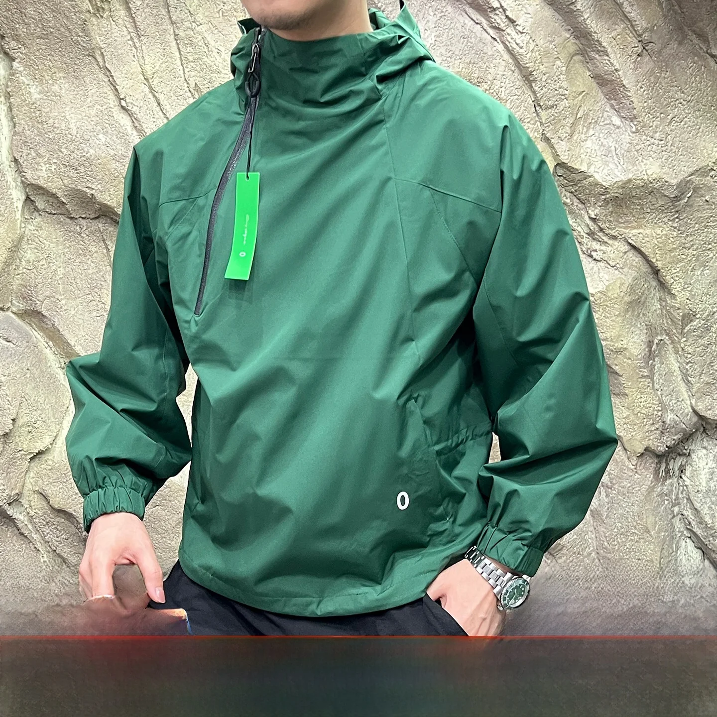 

Мужская водонепроницаемая куртка на открытом воздухе, свободная посадка на молнии, полиэфирное волокно, стенд, пальто с капюшоном, повседневная верхняя одежда
