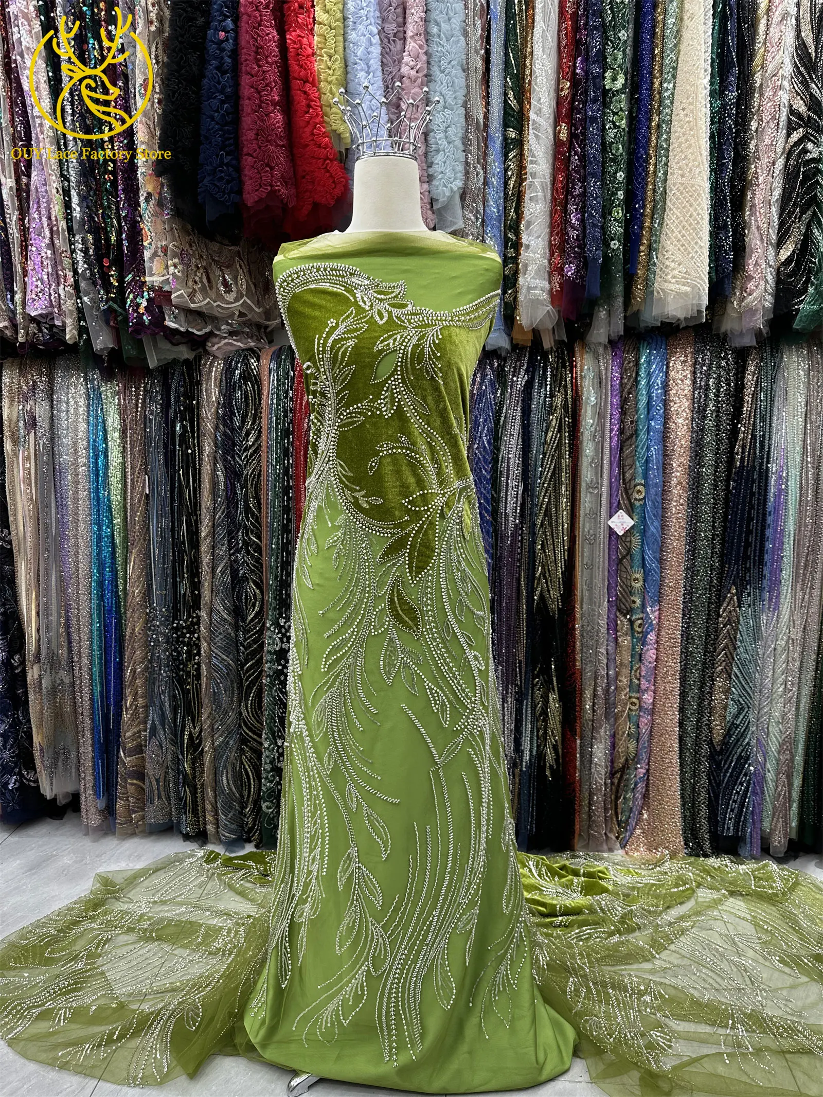 Neuer Stil Afrikanischer Samt-Stickerei-Spitzenstoff, grüner französischer nigerianischer Pailletten-Tüll-Spitzenstoff zum Nähen von Partykleidern – Detail 6