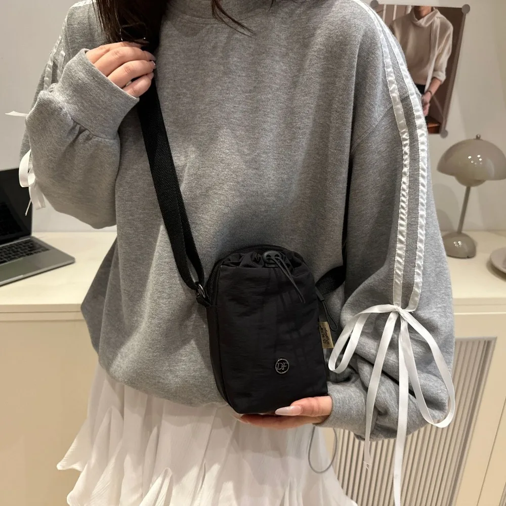 

Сплошная цветная мини-нейлоновая сумка через плечо на молнии, многофункциональная сумка для бутылки с водой, сумка для хранения в корейском стиле, сумка на одно плечо для девочек