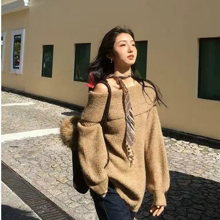 

2025 Women's New Korean Style One Neck Sweater with a Lazy Autumn and Winter Temperament, Wide Truffle Shoulder Mid Length Top