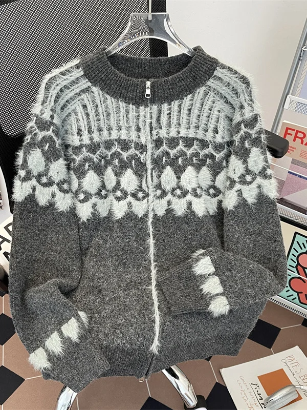 

Loose Fit Knitted Sweater Men's Sle Faux Fur American Retro Open Cardigan for Couple Contrast Color Bouquet Pattern Warmth