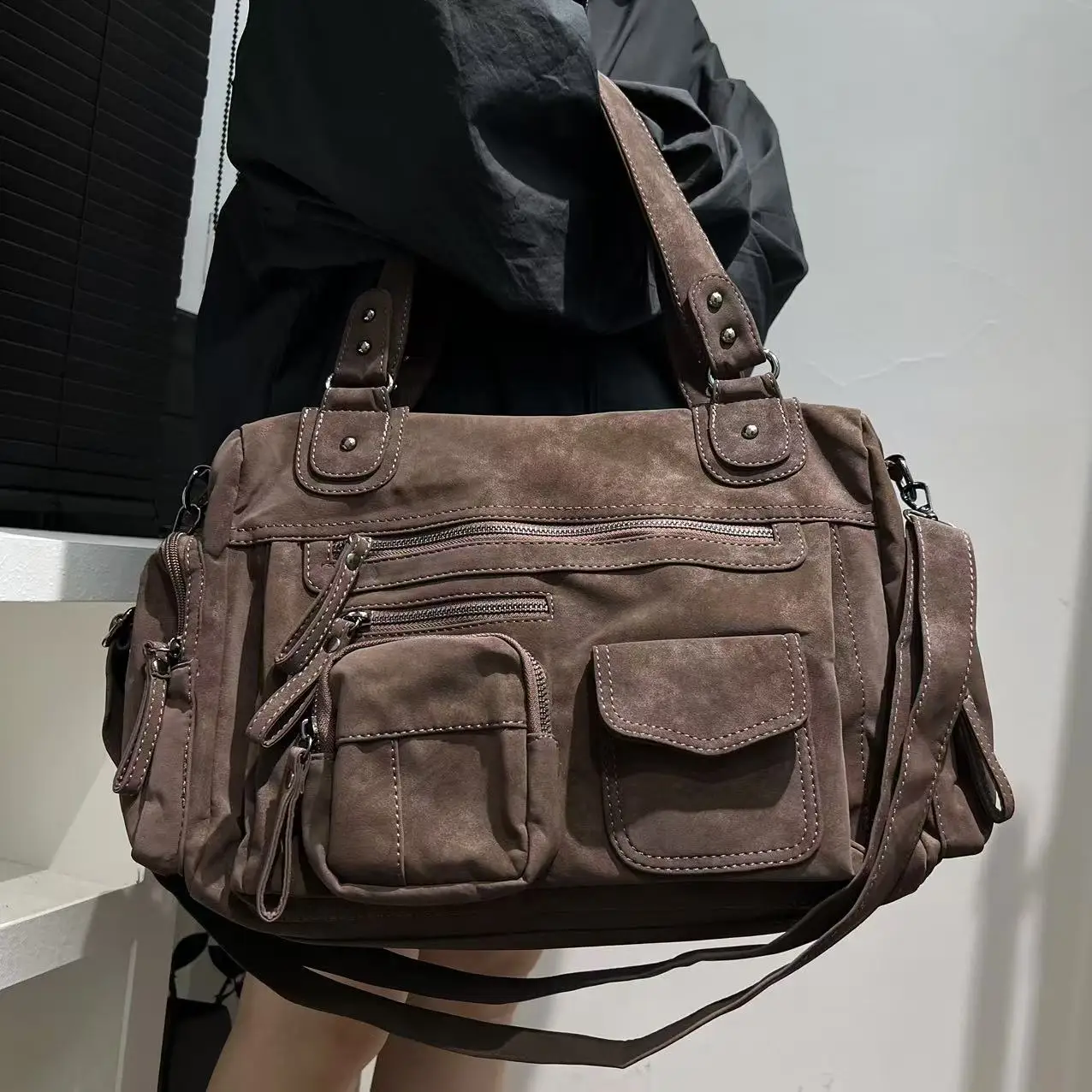 

Ladies' Fashion Y2K Hot Girl Punk Motorcycle Bag Large Capacity Multi Zipper Pocket Suede Single Shoulder Diagonal Cross Handbag
