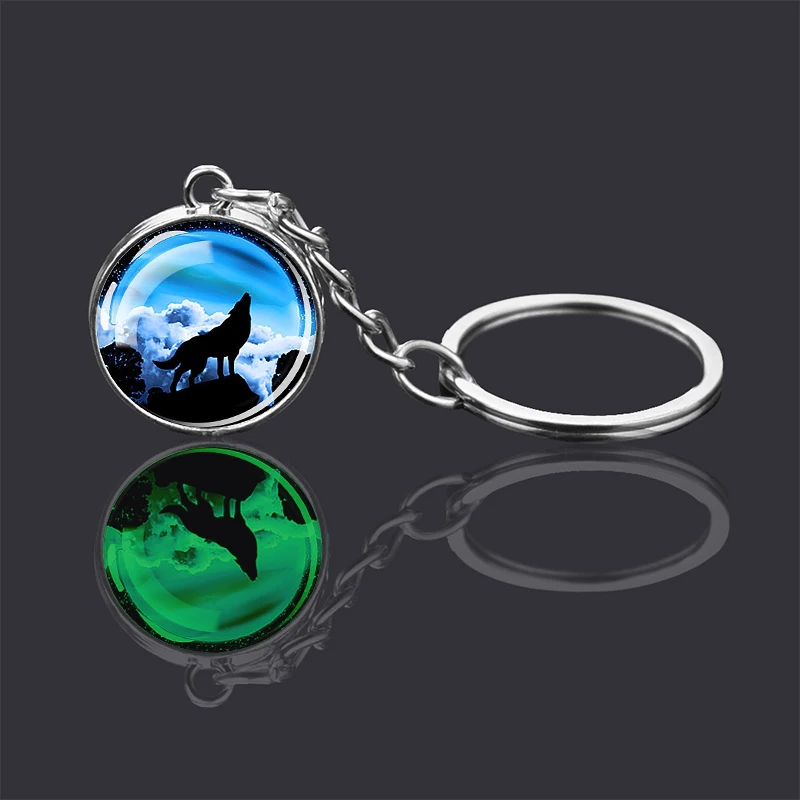 Glowing Wolf and Moon Keychain Luminous Glass Ball Pendant Crystal Ball Jewelry Glow in The Dark Wolf Head Animal Key Chain Gift