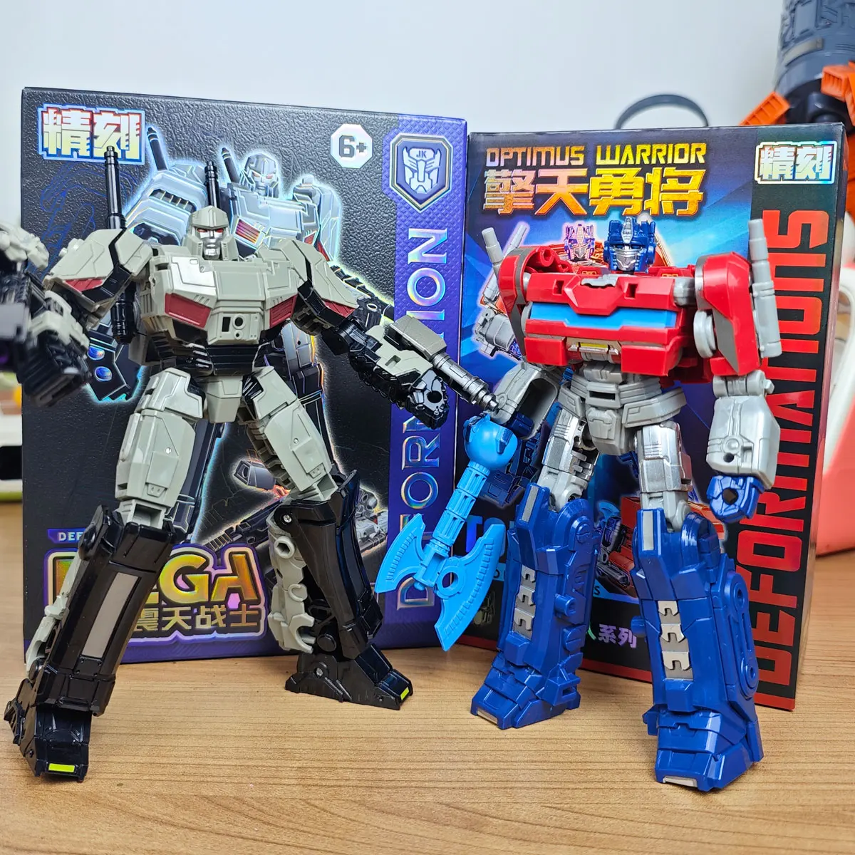 JINGKE Transformation One MGTANK Actionfiguren Roboter Spielzeug KO ss114 18cm OP KO SS112