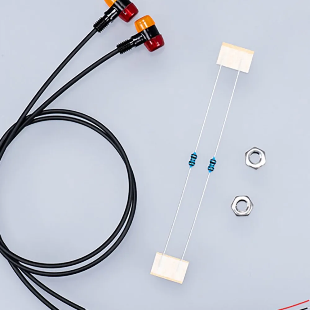 

Пластиковый сигнальный фонарь 2.2V-3V для радиоуправляемых моделей 1/14 Tamiya: трактор, грузовик 770S, FH16, R620, 1851, 3363, RC самосвал