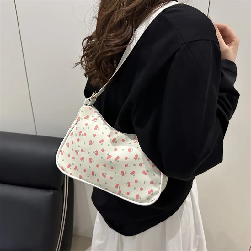

2025 New Fresh Casual Small Bag | Luxury Elegant Underarm Bag | Large Capacity Shoulder & Handbag