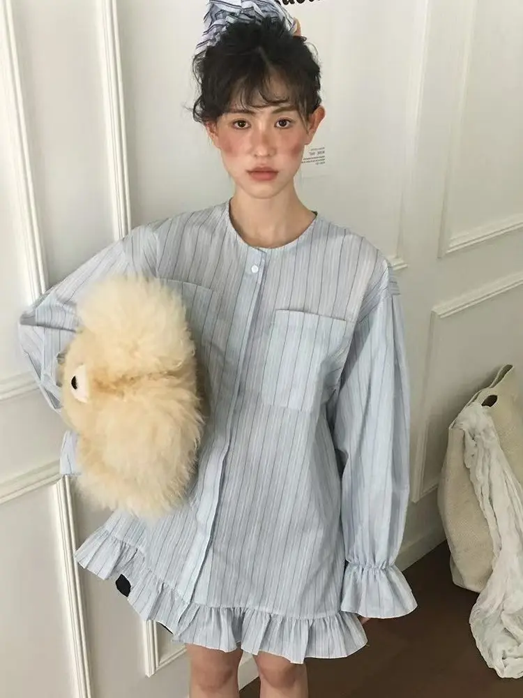 

Young-looking Striped irt Women's Faion Design Large ket Wooden French Sle Loose Fit Long Sve Casual irt