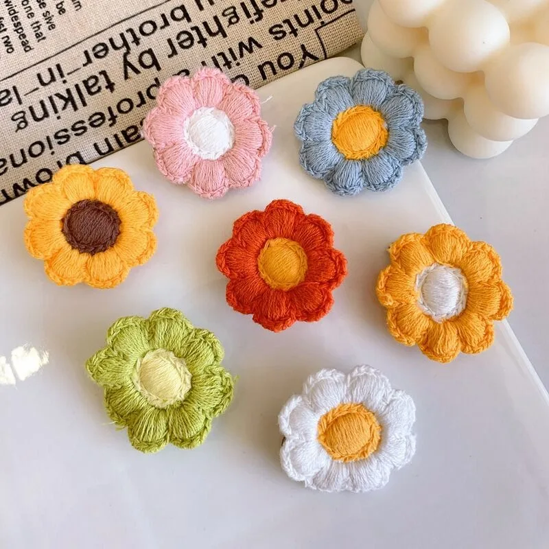 Cute Plush Flower Brooch Sweet Floral Pin for Women Summer Dress T Shirt Decoration Bag Charm Daily Party Use Premium Quality
