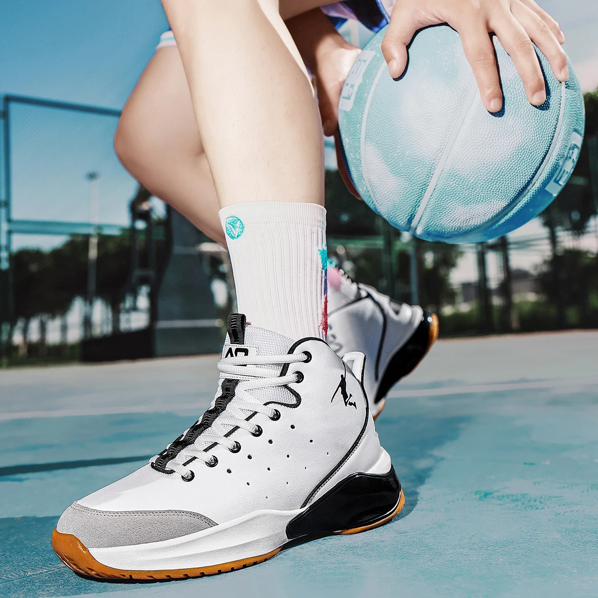 Unisex High Top Basketball Sneakers Shock Absorption Non-slip Wear Resistant Breathable Court Sports Training Shoes