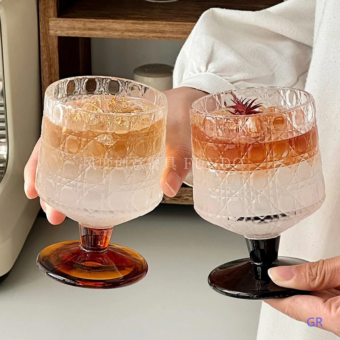 bicchiere-basso-vintage-per-succo-gelato-e-dessert-tumbler-corto-dall'estetica-unica