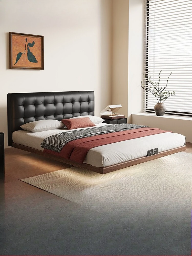 

Кожаная кровать в главной спальне, элитная атмосфера, ретро-стиль, средний антикварный стиль, кровать из цельного дерева, новая кровать 2024 года